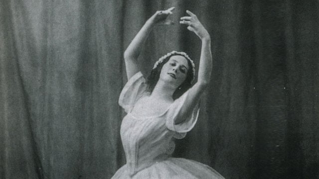 Anna Pavlova • First Ballerina On World Tour